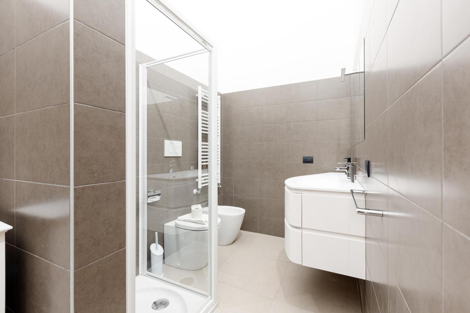 Apartamento Cozy Corner With Balcony And Private Garage! Milán Exterior foto