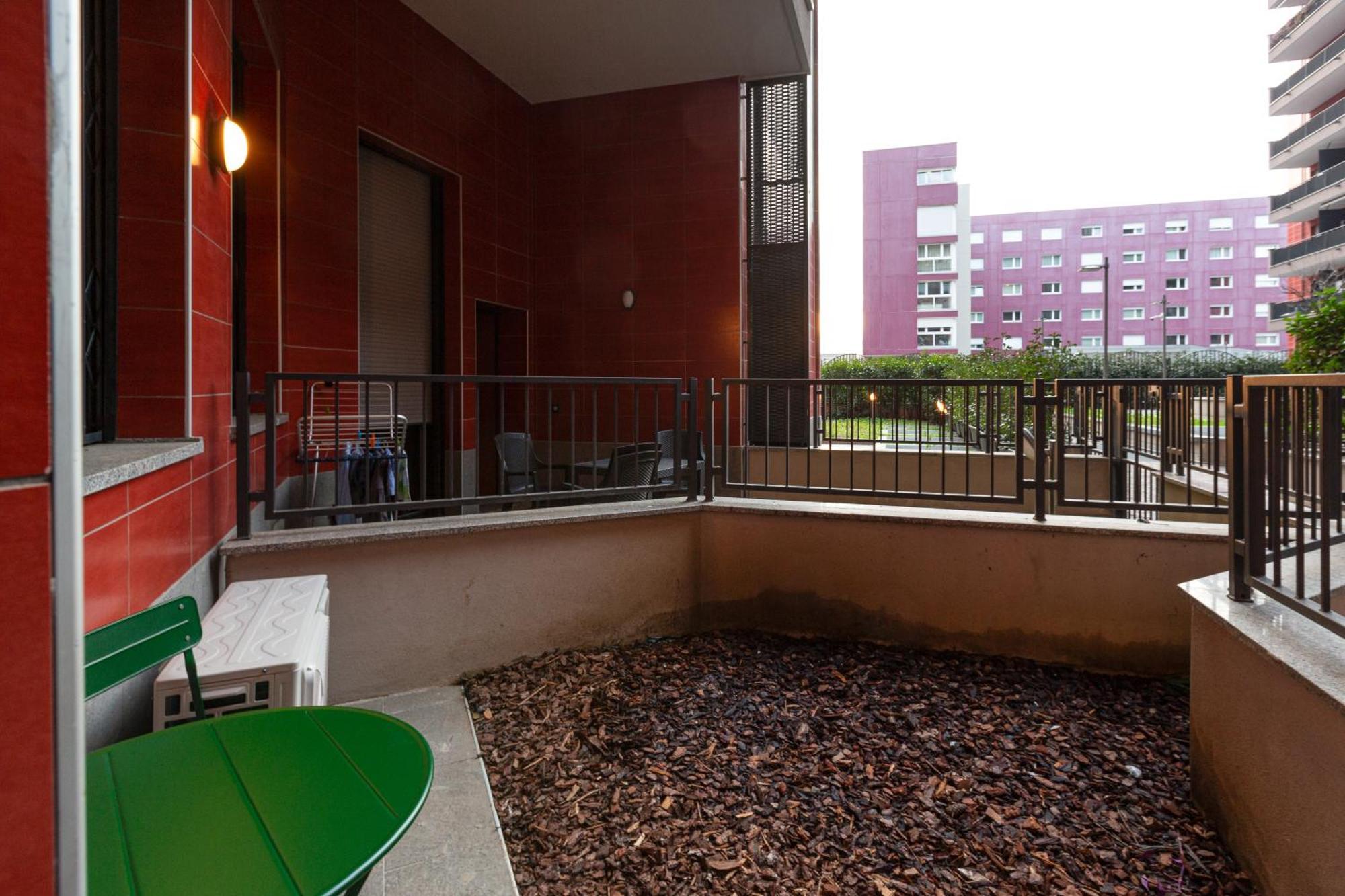 Apartamento Cozy Corner With Balcony And Private Garage! Milán Exterior foto