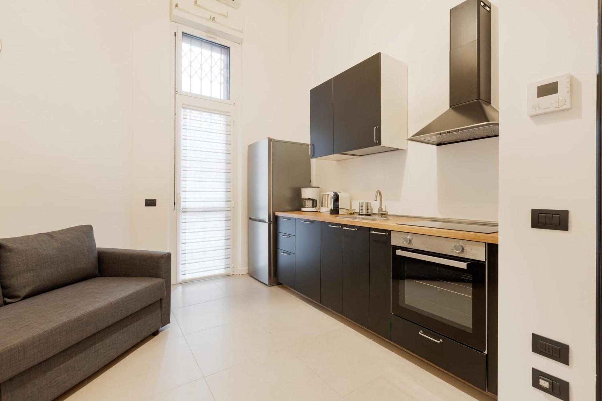 Apartamento Cozy Corner With Balcony And Private Garage! Milán Exterior foto